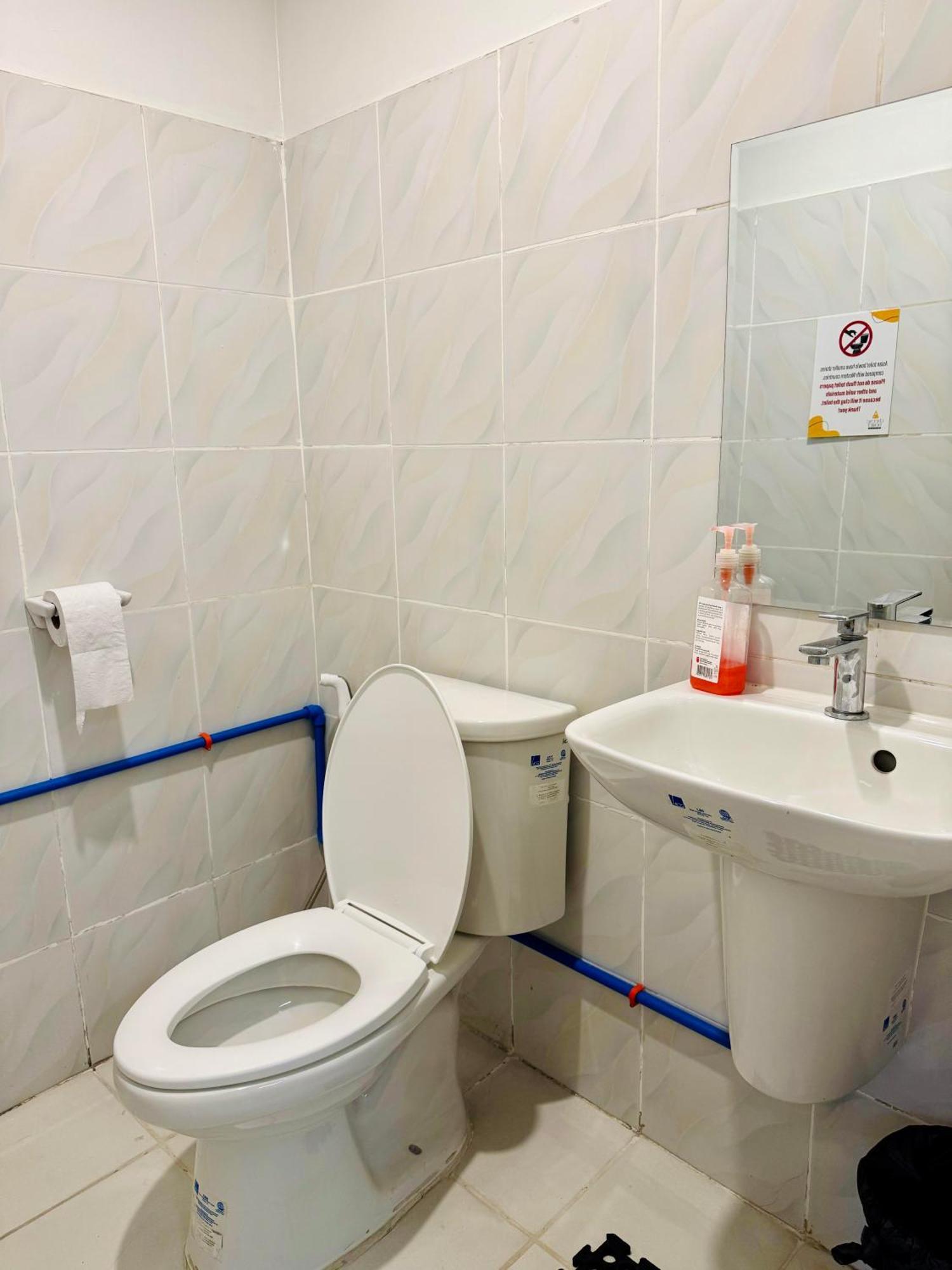 Cheese Hostel Manila 마카티 외부 사진